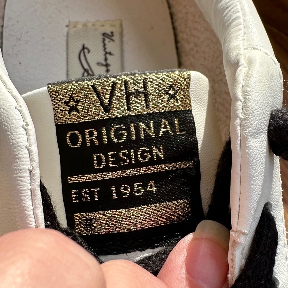 Vintage Havana White Star Sneakers - Picture 13 of 13